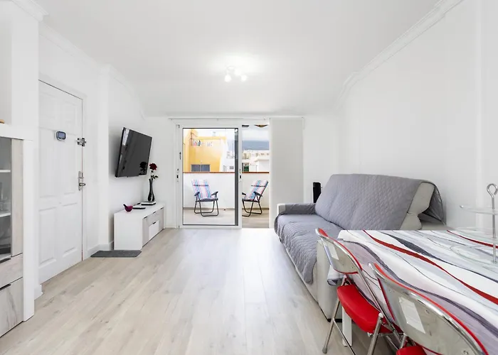 Home2book Seaside Escape, *